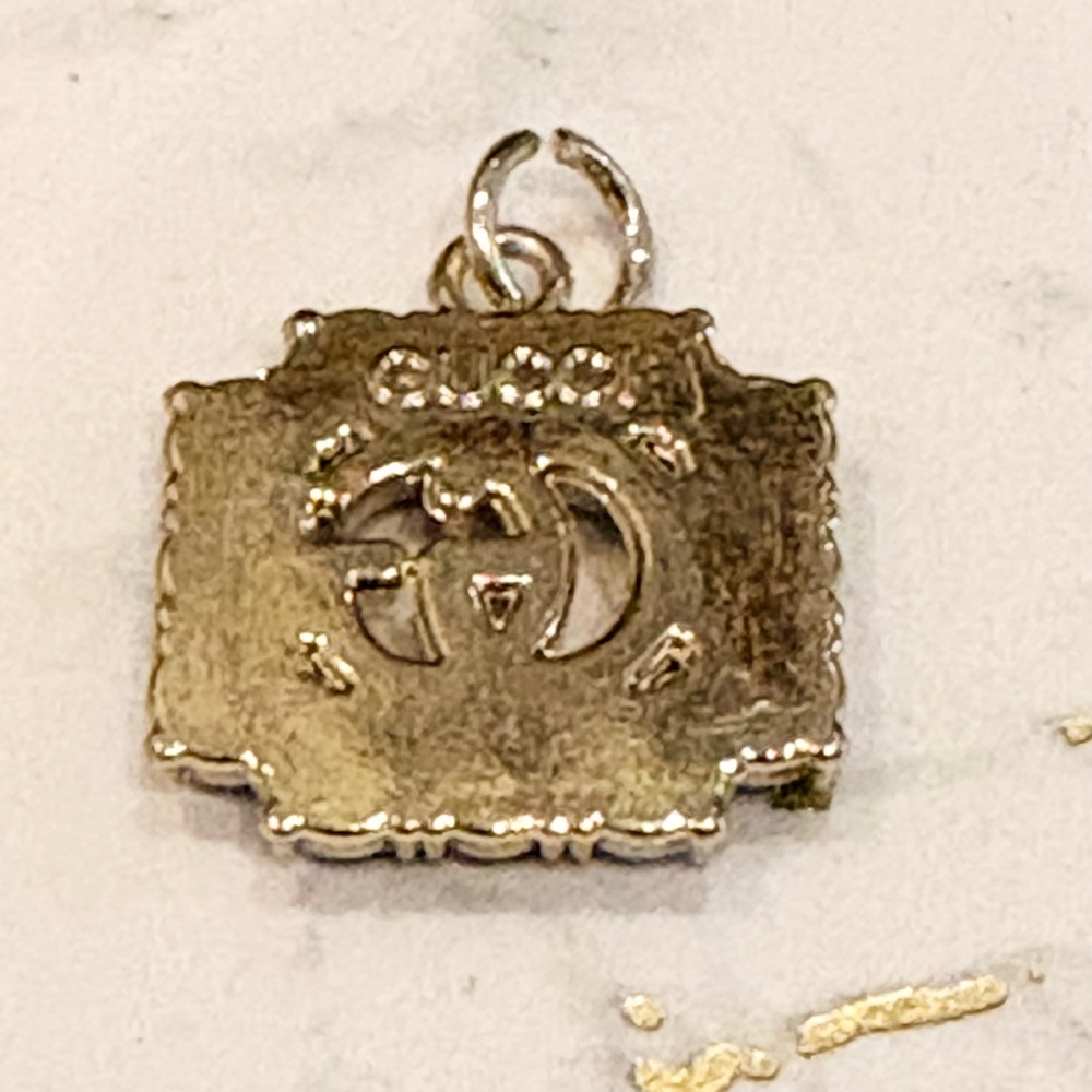 Authentic Gucci Upcycled Vintage Button Charm Pendant – Gold & Green Crystal - Picture 3 of 3